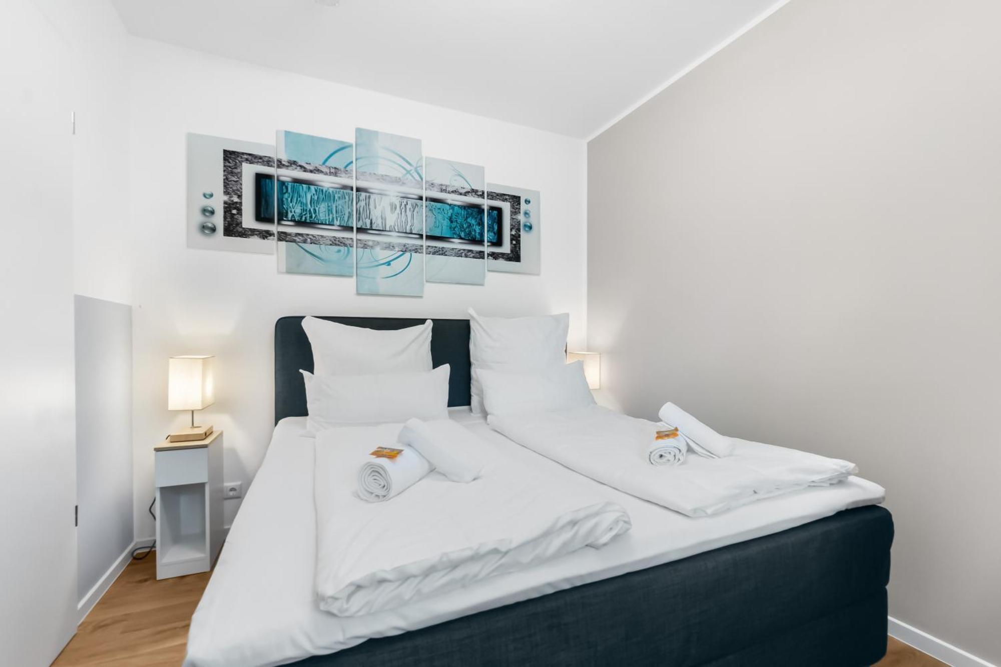 Ferienwohnung Design Luxus, Vollausstattung, Neubau, 30Min Hbf Leipzig 8, Naehe Flughfaen, Bmw, Dhl, Amazon Schkeuditz Exterior foto