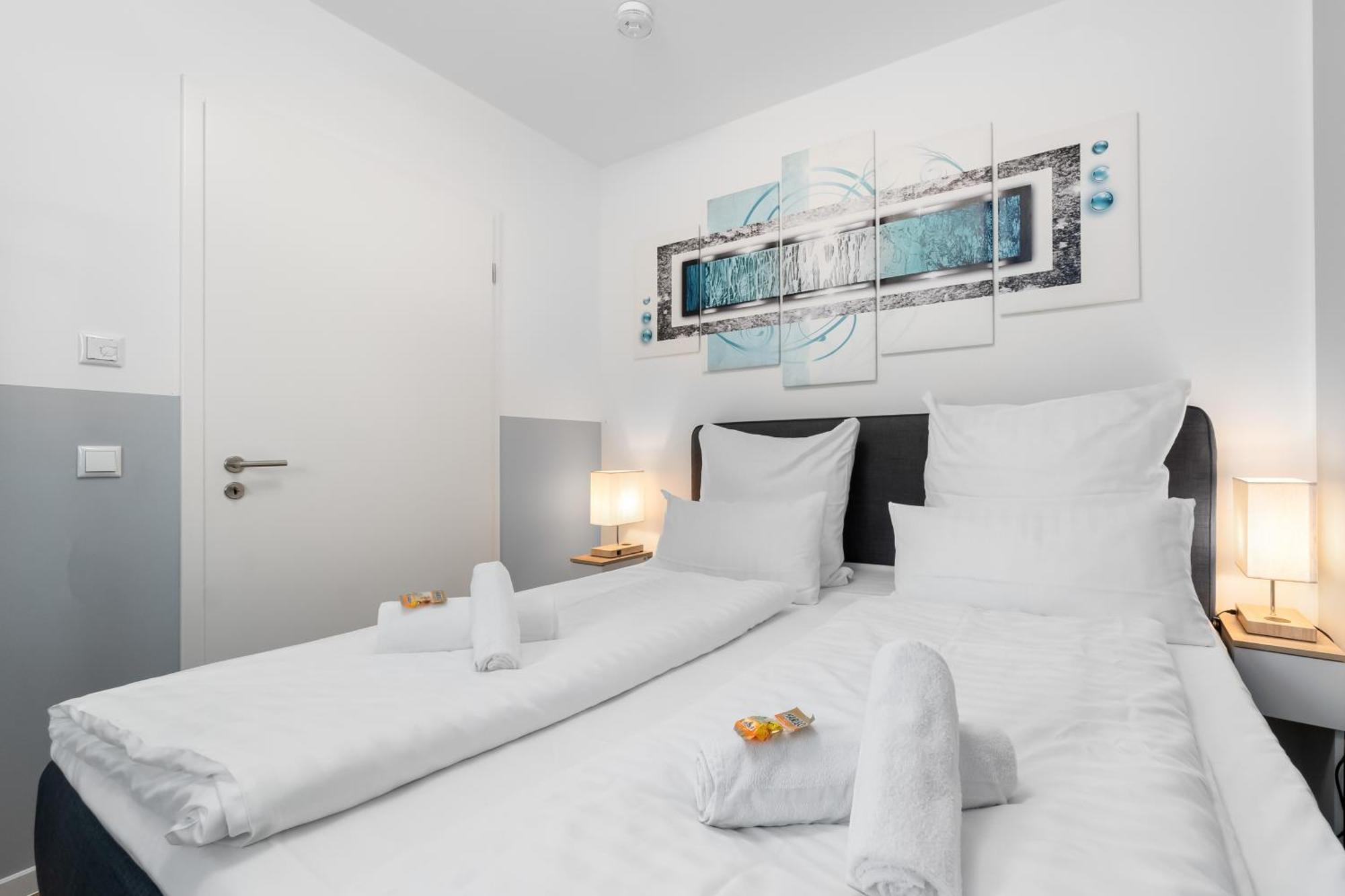 Ferienwohnung Design Luxus, Vollausstattung, Neubau, 30Min Hbf Leipzig 8, Naehe Flughfaen, Bmw, Dhl, Amazon Schkeuditz Exterior foto