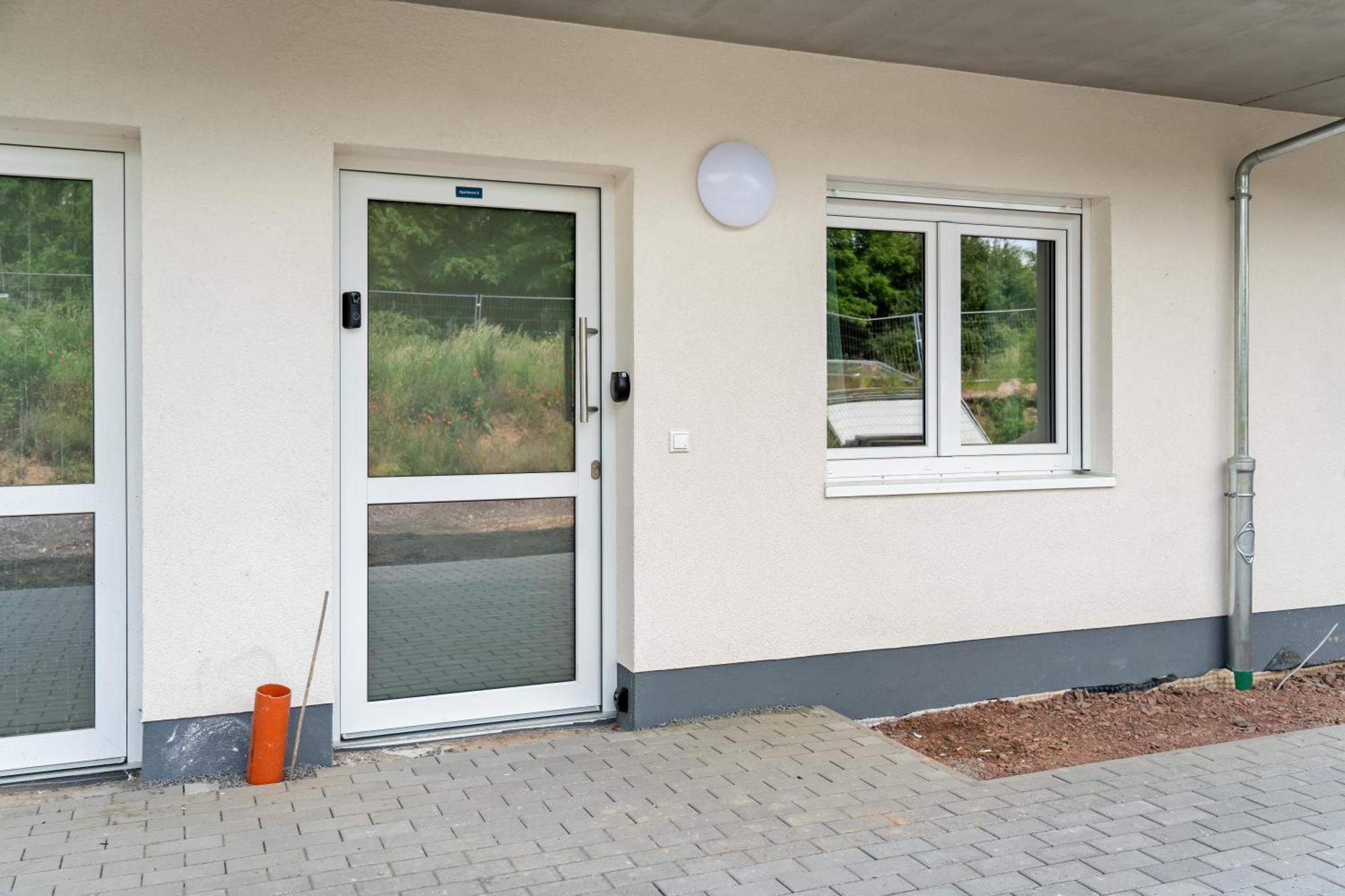Ferienwohnung Design Luxus, Vollausstattung, Neubau, 30Min Hbf Leipzig 8, Naehe Flughfaen, Bmw, Dhl, Amazon Schkeuditz Exterior foto